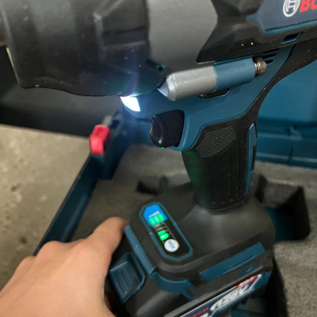 Boloneuse Bosch 128v GM