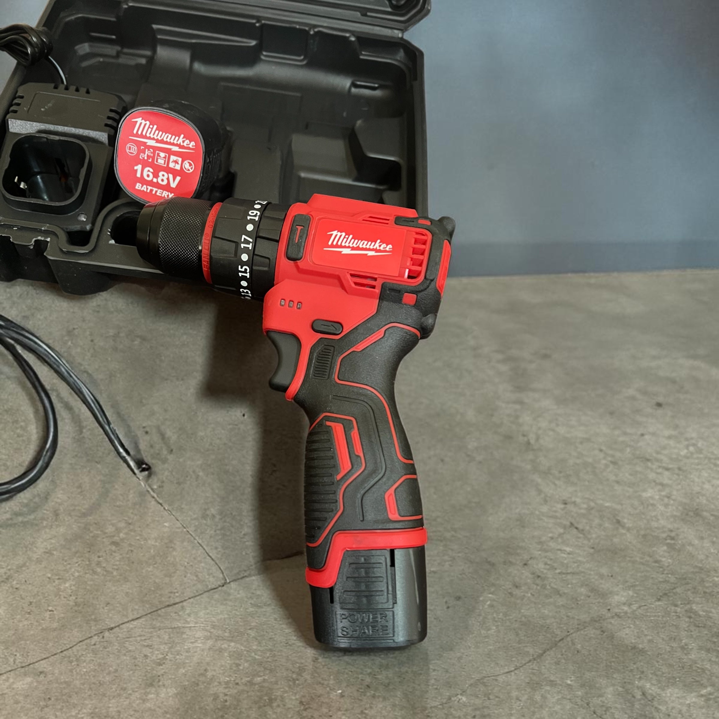 Visseuse Milwaukee 16.8v